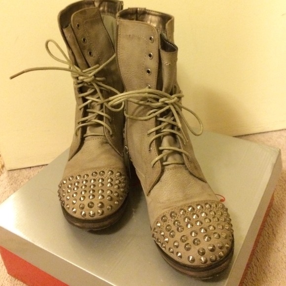 Metal Grey combat boots with studs