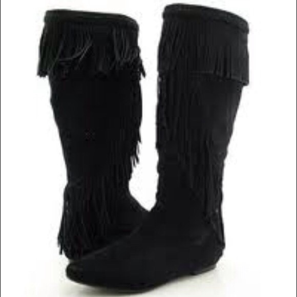 Fringe is back! Sam Edelman fringe boots suede