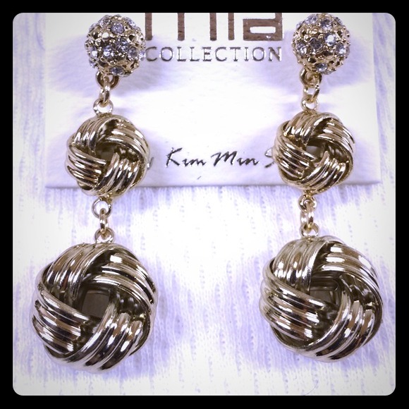 LAST ONE❗️🎅REDUCED🎅 Dangling gold earrings