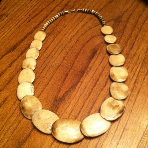 Express necklace