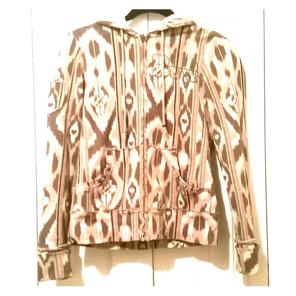 Tribal zip-up Hoodie. Very comfortable!