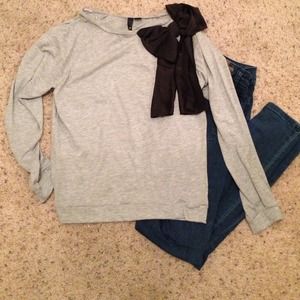 H&M grey and black bow top