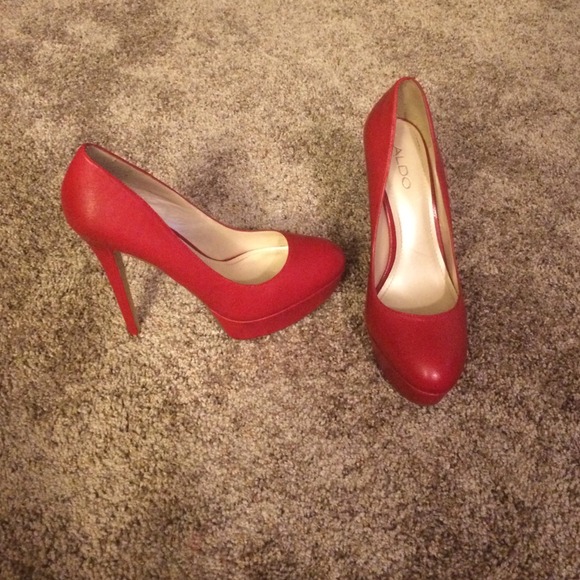 Red heels - Picture 1 of 4