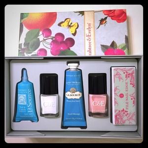 Crabtree & Evelyn manicure set
