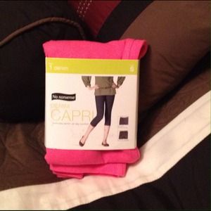 No nonsense denim Capri in pink