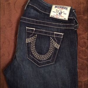 Women's True Religion straight leg jeans