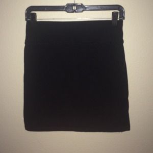 Black mini pencil skirt