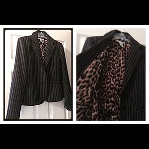 Great jacket - wears well with jeans or skirt