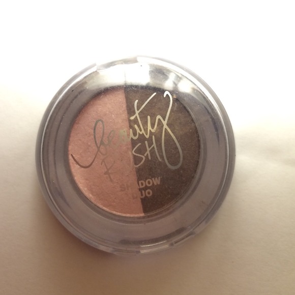 Victoria's Secret shadow duo