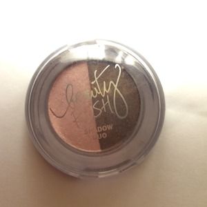 Victoria's Secret shadow duo