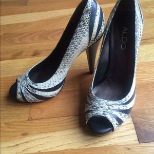 Faux Snake Skin Pumps