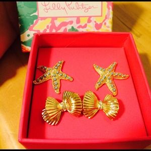 Two sets of Lilly Pulitzer earrings! 🎀