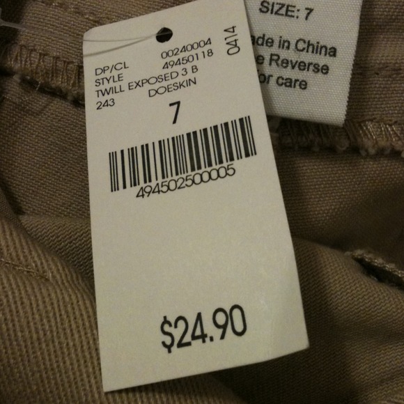 3 button high waisted short - Picture 2 of 2