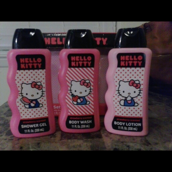 Hello Kitty Bath B Body Set - Never Used