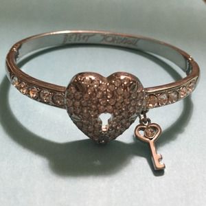 Sale price 🌟 Betsey Johnson silver heart bracelet