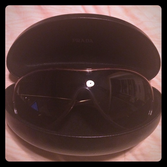 Authentic Prada tortoise shell sunglasses w/ case