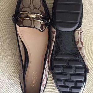 Authentic new in box Coach shoes Women's Size 11