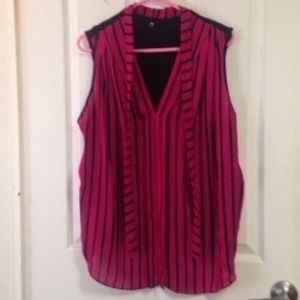 Black and pink shirt.