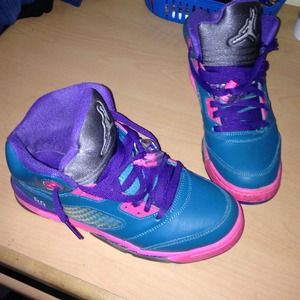 Air Jordan-v-gs-blue-pink-purple