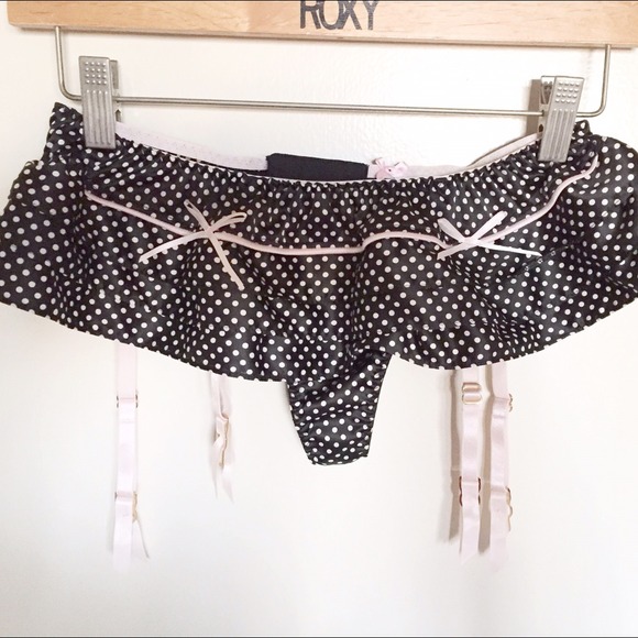 🌟NWT🌙 Victoria's Secret Garter Belt - Picture 1 of 3