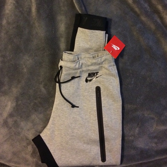 Nike Pants - Nike tech sweatpants