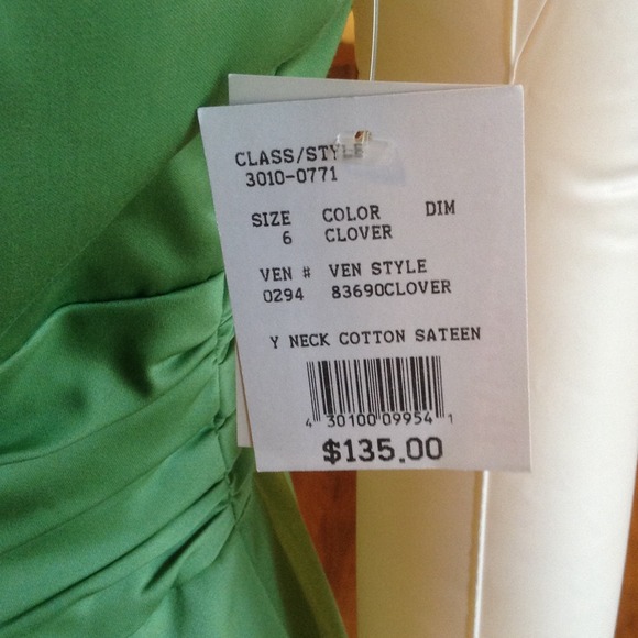 SOLD!! NWT DRESS - Picture 4 of 4