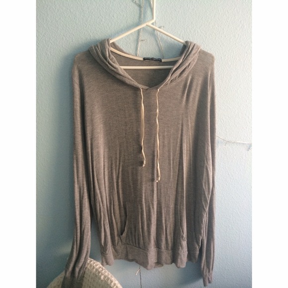 Brandy Melville Layla pullover hoodie