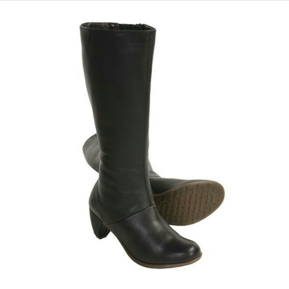 Dr. Martens Vanna Boots in black