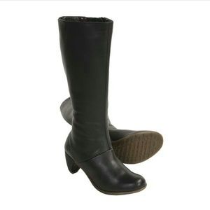 Dr. Martens Vanna Boots in black