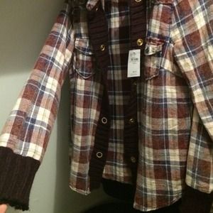 Long sleeve plaid shirt. (New)
