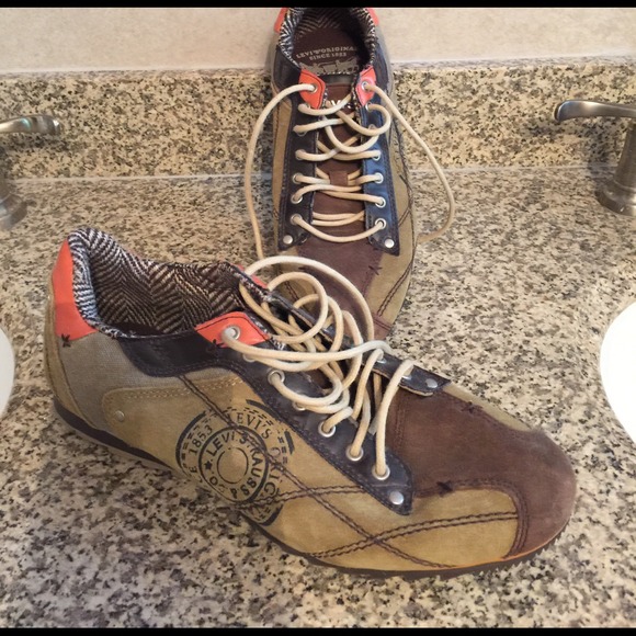 Levi's man footwear