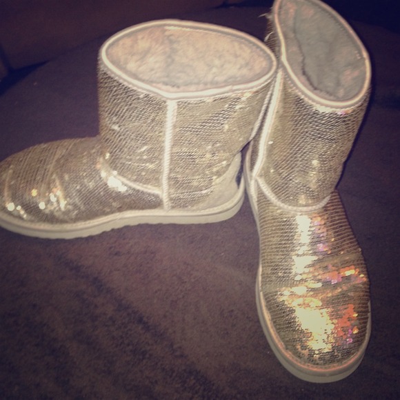 Silver Sequin UGGS 💯❄️