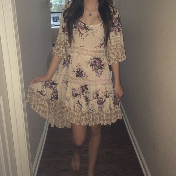 Cream and Light Pink Daisy Lace Dress - Picture 3 of 3