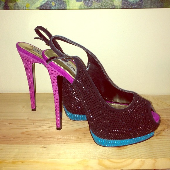 Steve Madden Masqraid Pumps