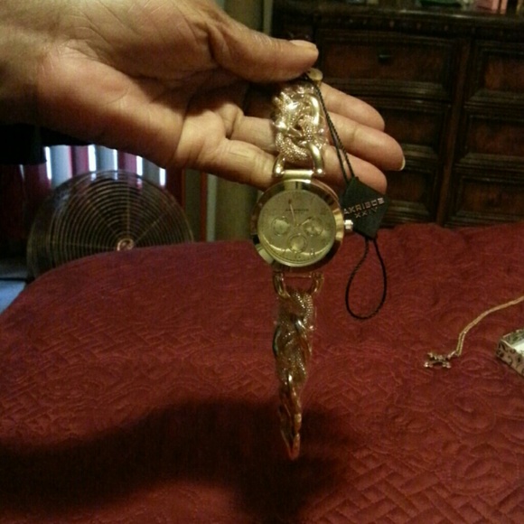 Watch - Picture 2 of 4