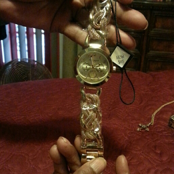 Watch - Picture 3 of 4