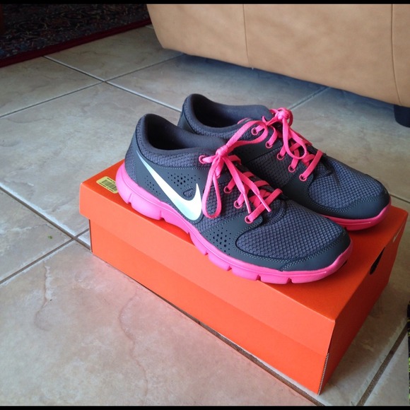 Nike Flex Experience running shoes