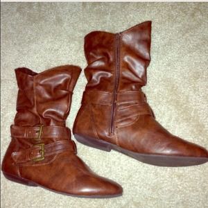 Brown flat boots