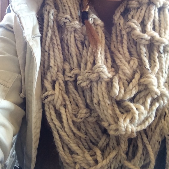 Knit scarf
