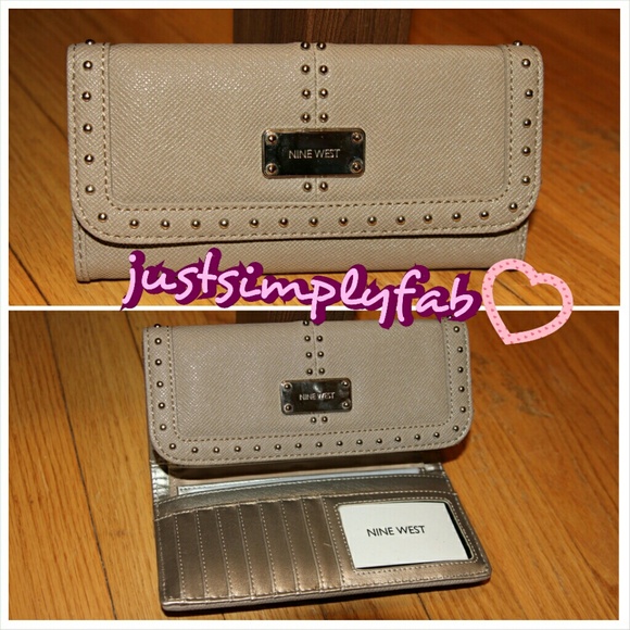 Nine West wallet