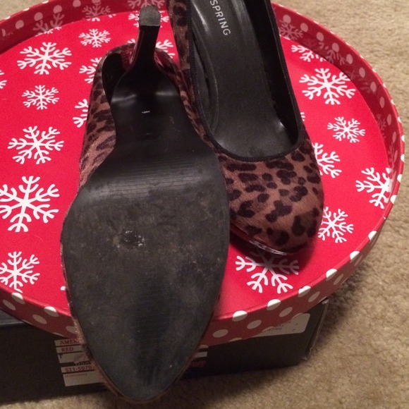 Shoes - Picture 2 of 3