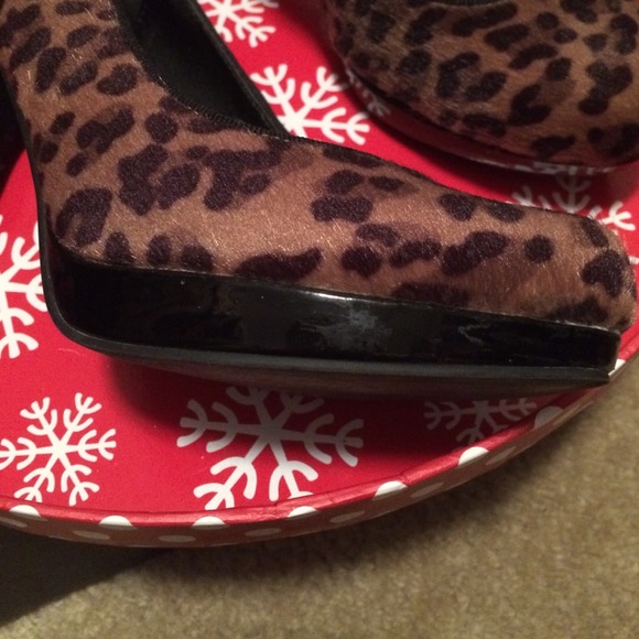 Shoes - Picture 3 of 3