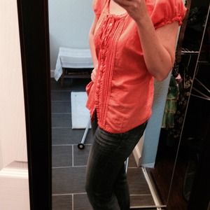 ✨$5 shirt sale✨Gloria Vanderbilt coral peasant top
