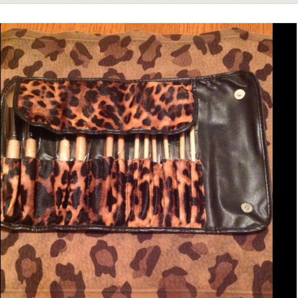 LAST ONE‼️Make-up brush kit