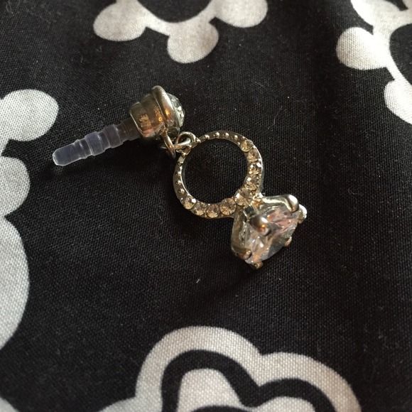 Dimond ring phone accessory