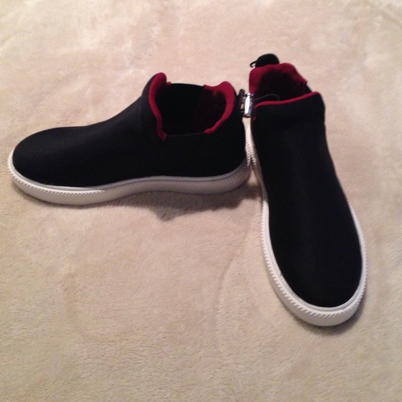 Adorable brand new slip ons!