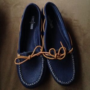 MINNETONKA Women's Boat Moccasin