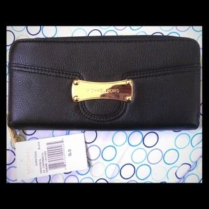 Brand new Michael Kors Wallet