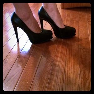 ‼️reduced! Simply Vera Wang platform black pumps