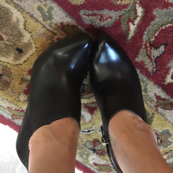 INC BOOTIS - Picture 2 of 3